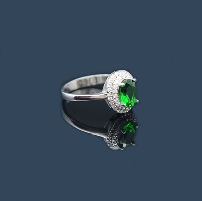 Infinity Emerald Stone Ring